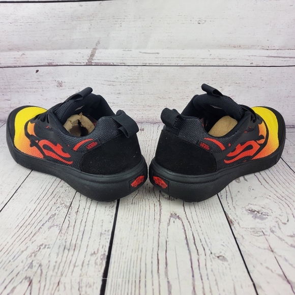 *Sold New Van's Ultrarange Rapid Black Flames - Picture 5 of 9